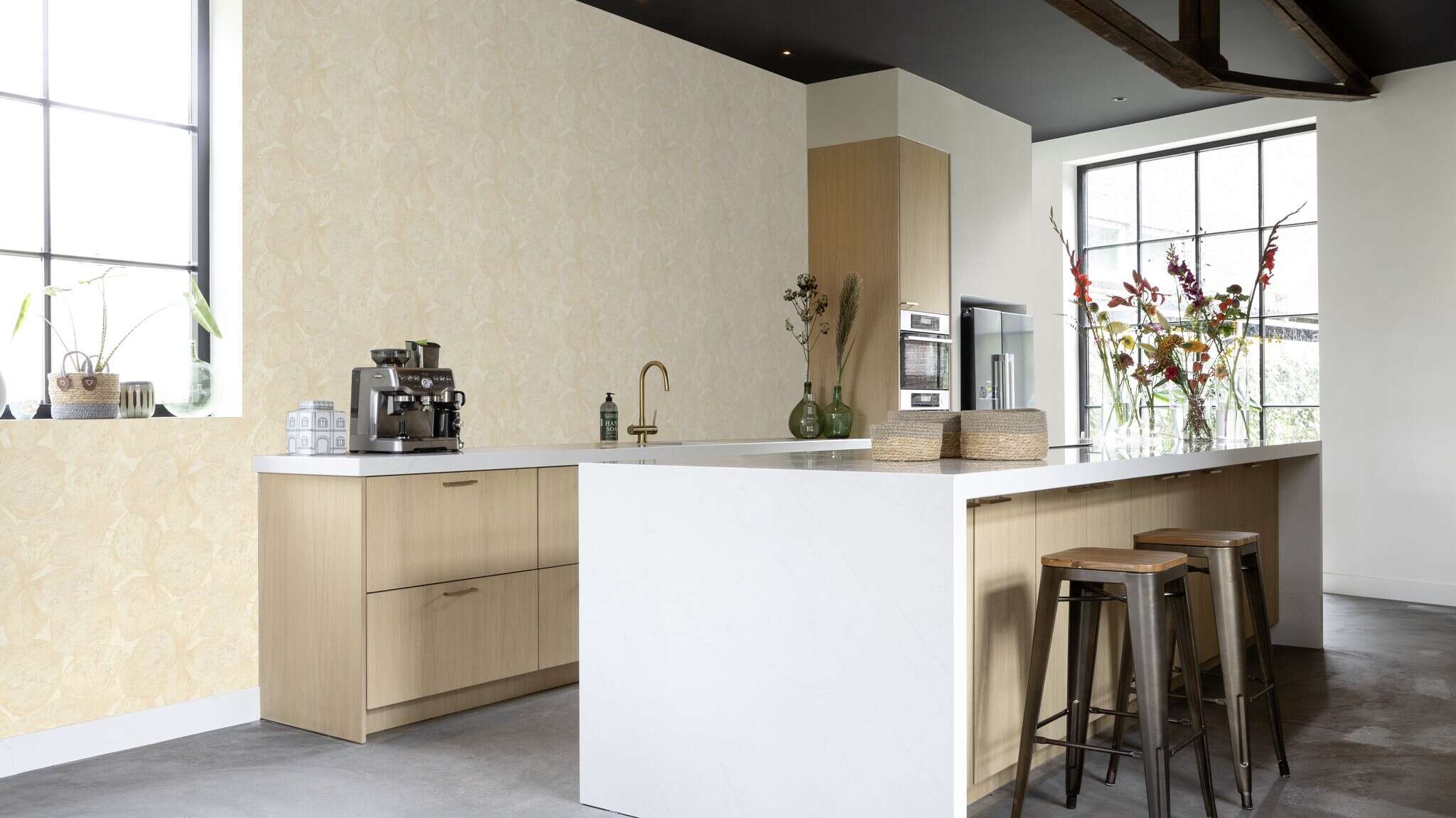 10-817966 Raumsituationen 2 Blätter Vliestapete in Creme #followusaround 817966