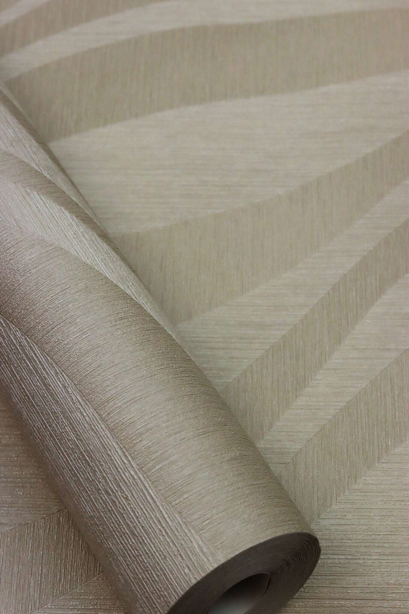 10-608038 Detailaufnahmen 4 Image détaillée de Papier peint graphique avec des vagues et une texture rainurée