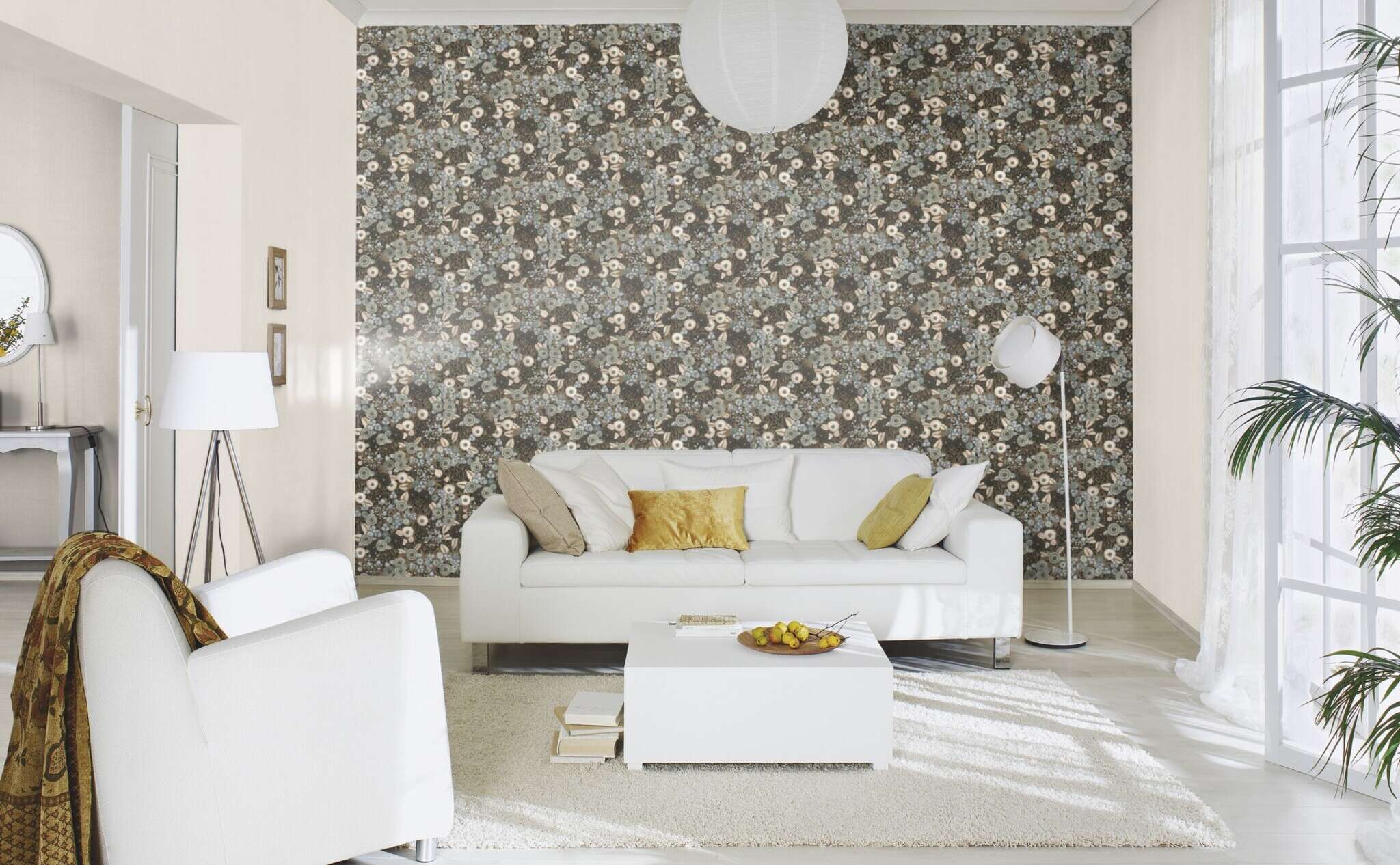 10-868913 Raumsituationen 3 Room with Wallpaper with a floral pattern in a watercolour look and golden contours