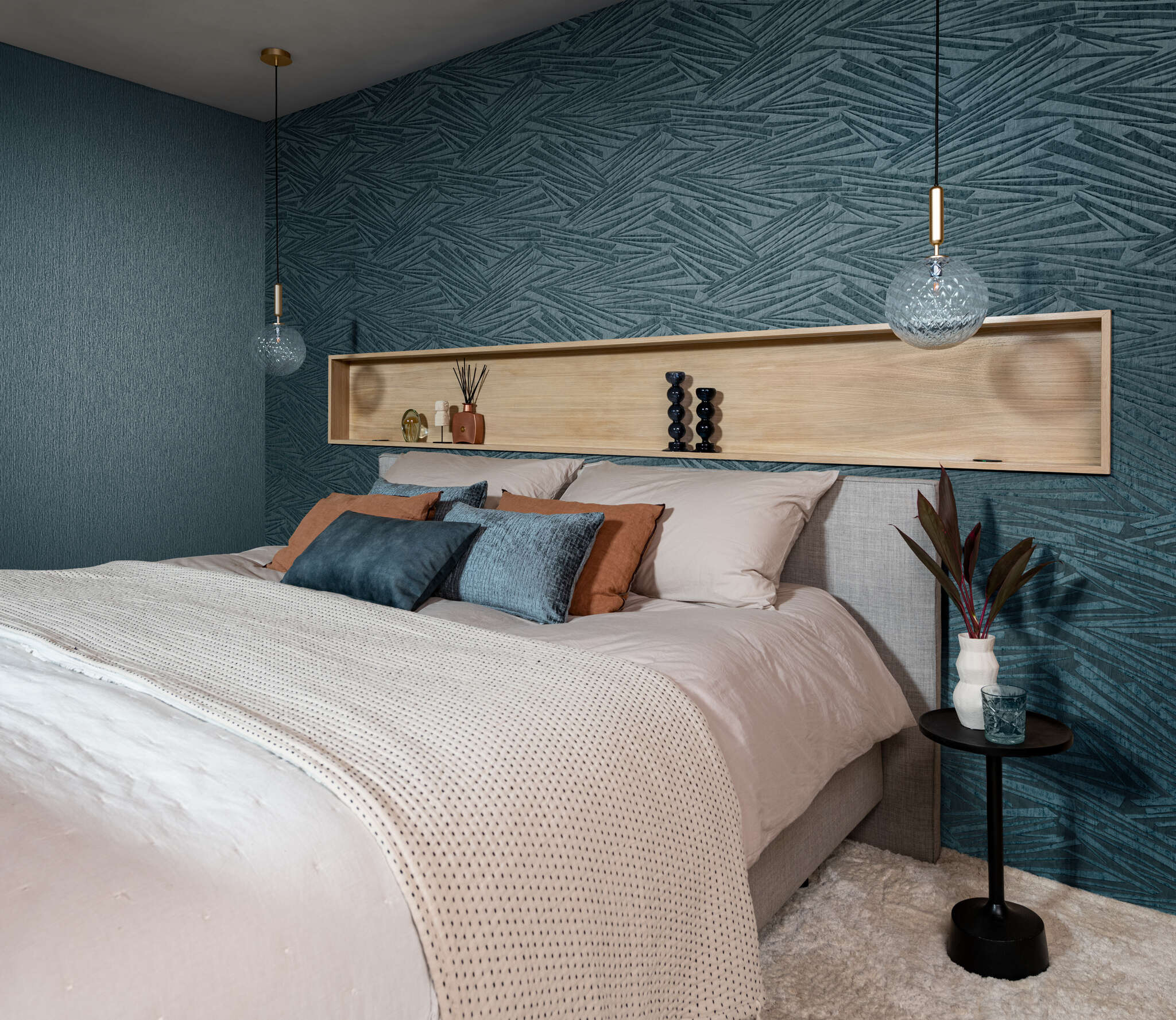 10-608687 Raumbilder 1 Room with Single-colour wallpaper with thread texture