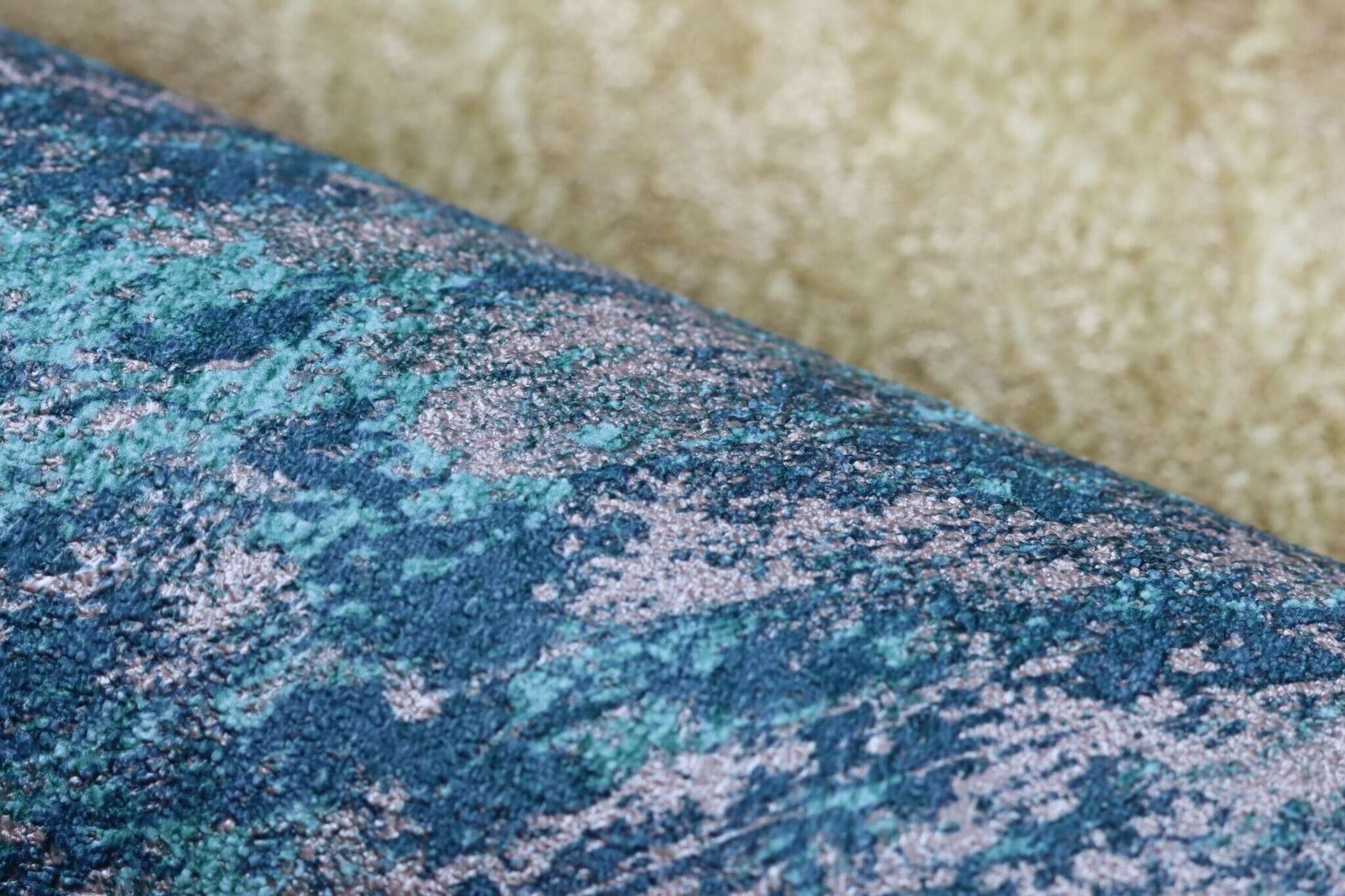 10-617542 Detailaufnahmen 18 Herringbone non-woven wallpaper in turquoise-lagoon Selection 617542