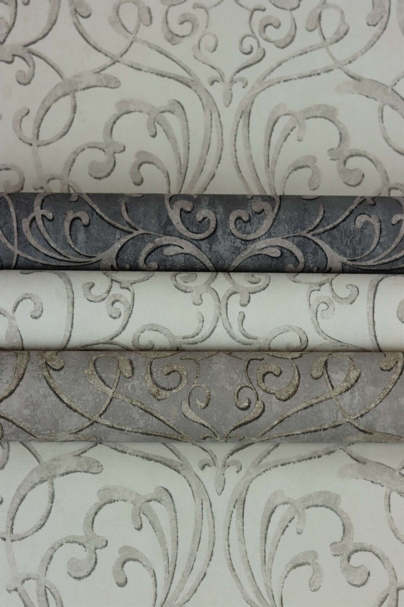 10-651621 Detailaufnahmen 6 Non-woven wallpaper in gray-medium gray Selection 651621