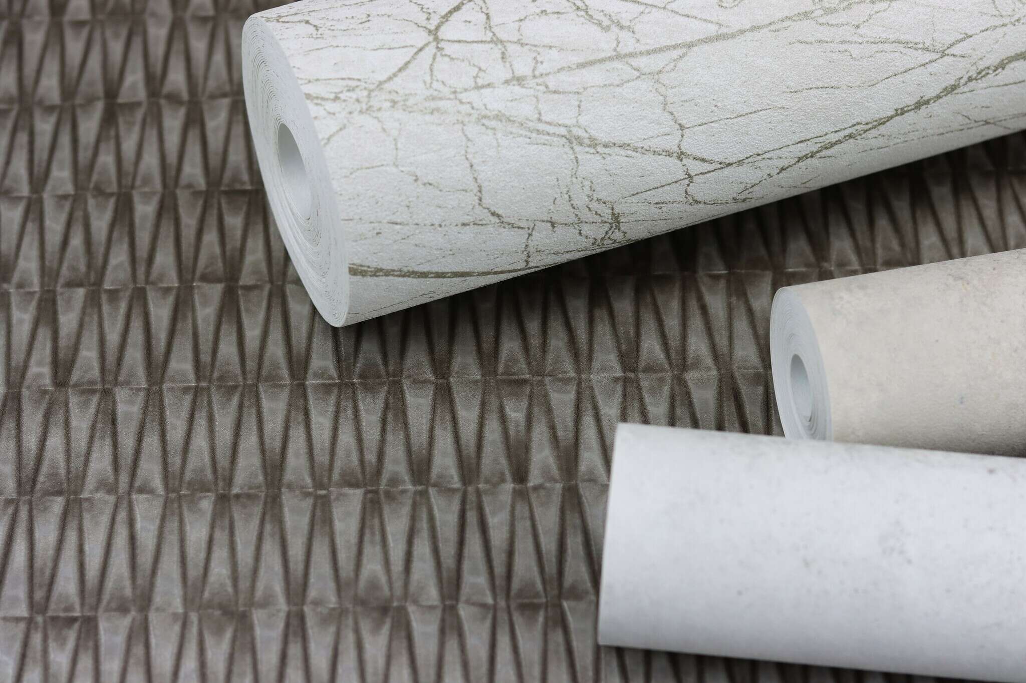 10-939514 Detailaufnahmen 11 Detailed image of Wallpaper with rustic concrete look