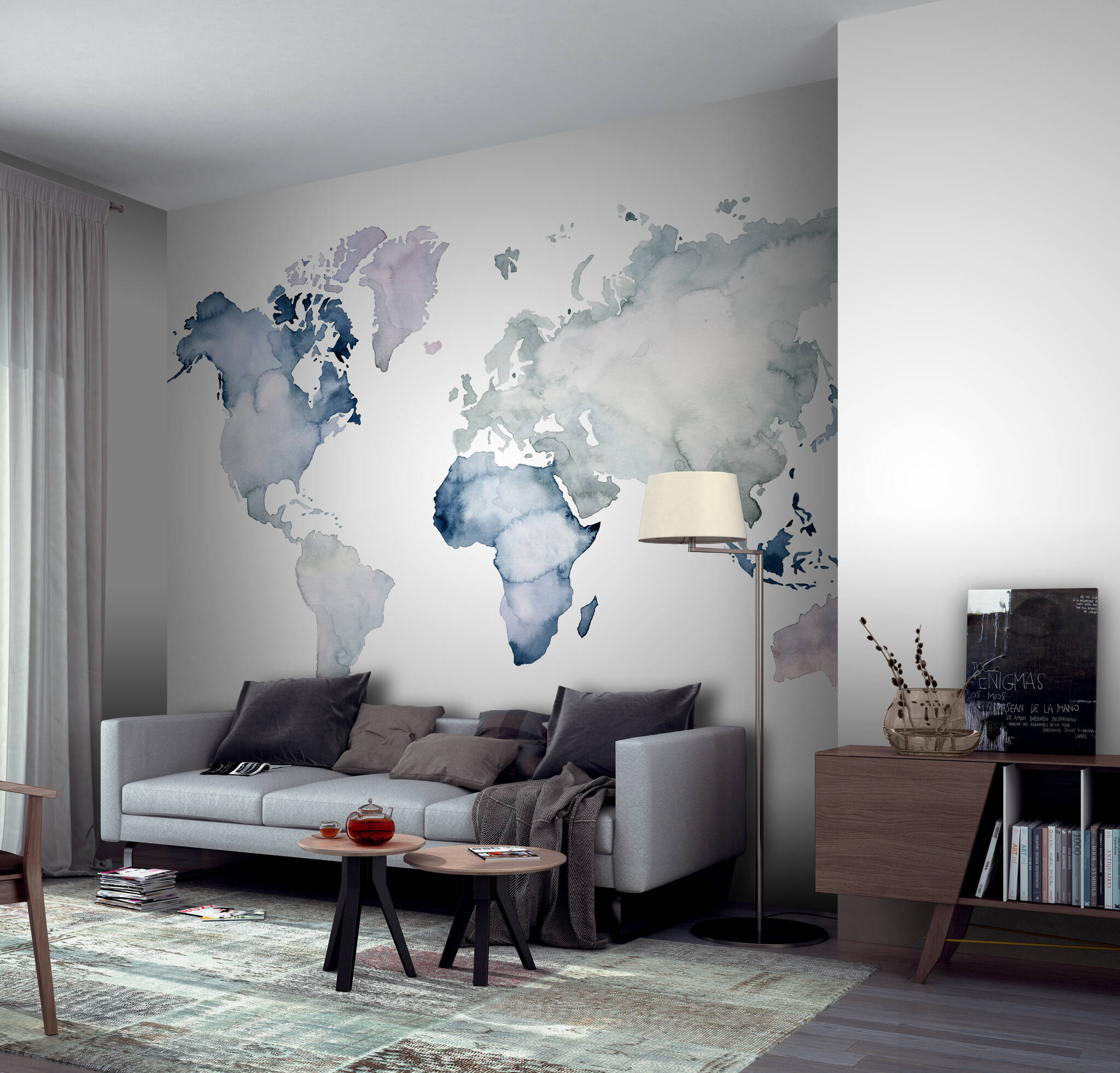 Wohnzimmer mit Wandbild - Weltkarte skizziert in Aquarellfarben