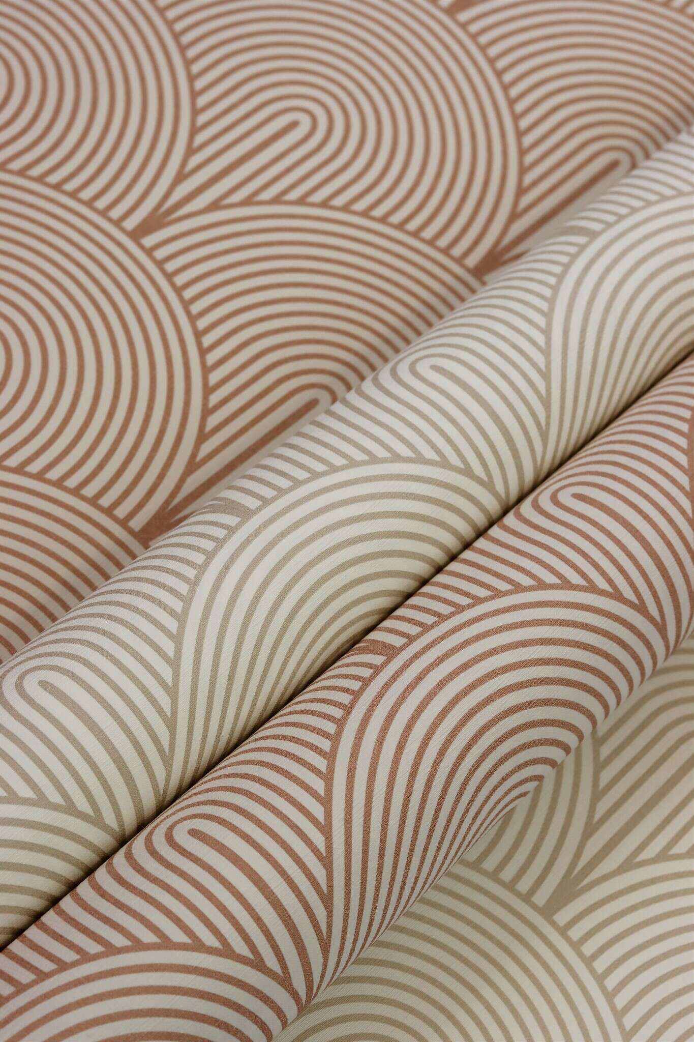 10-689716 Detailaufnahmen 2 Detailed image of Vintage wallpaper with curved lines in Art Deco style