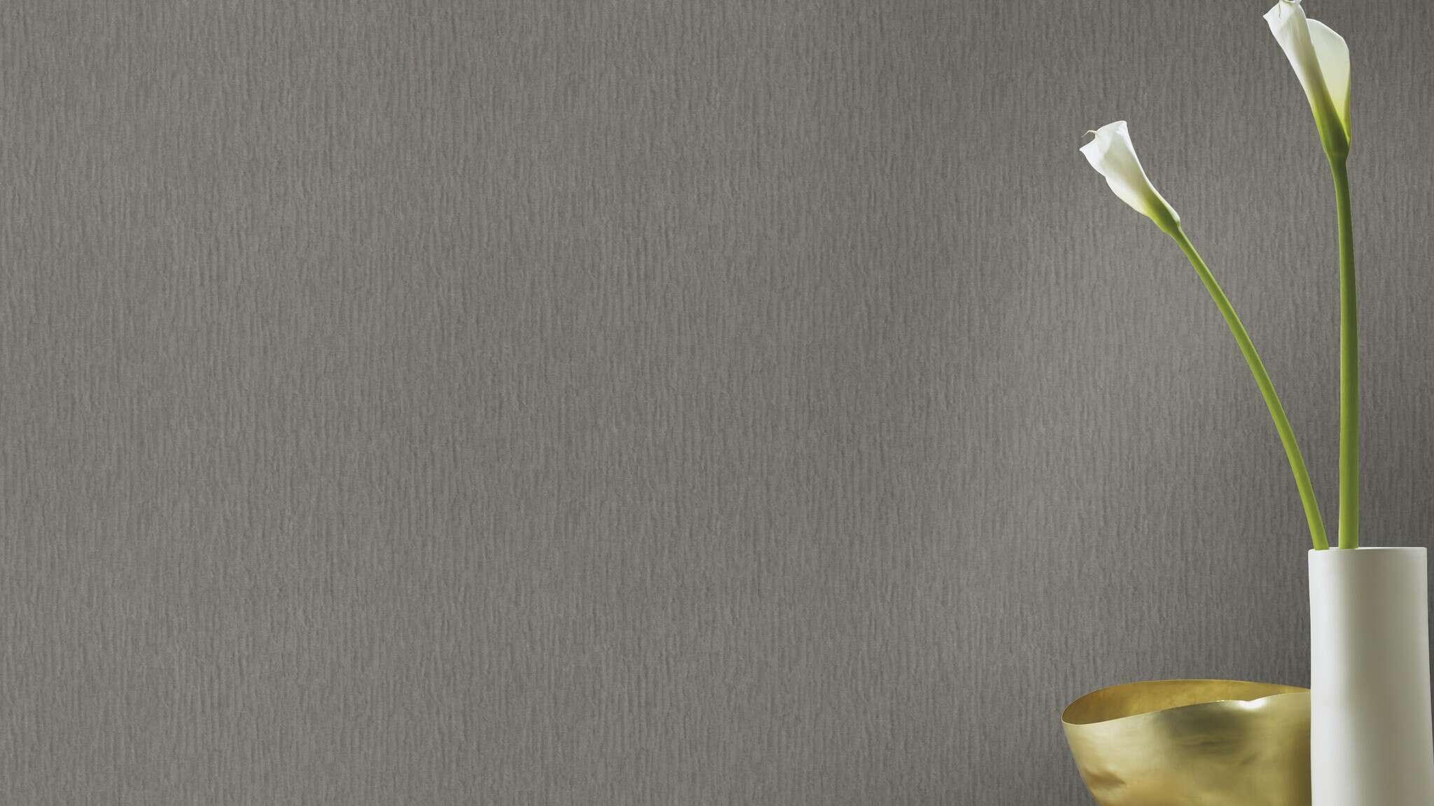 10-570137 Raumsituationen 2 Room with Single-colour wallpaper with shimmer effect