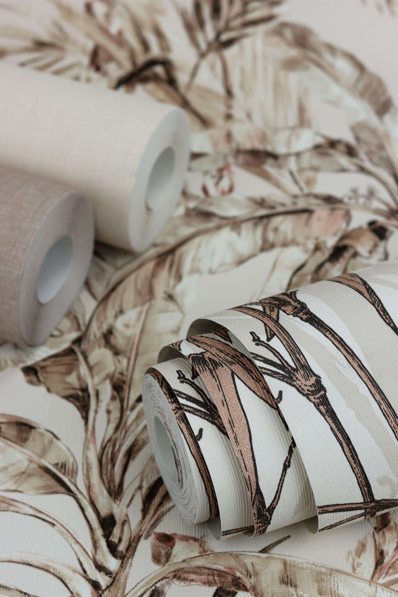 10-484649 Detailaufnahmen 10 Non-woven wallpaper in beige-red beige Florentine IV 484649