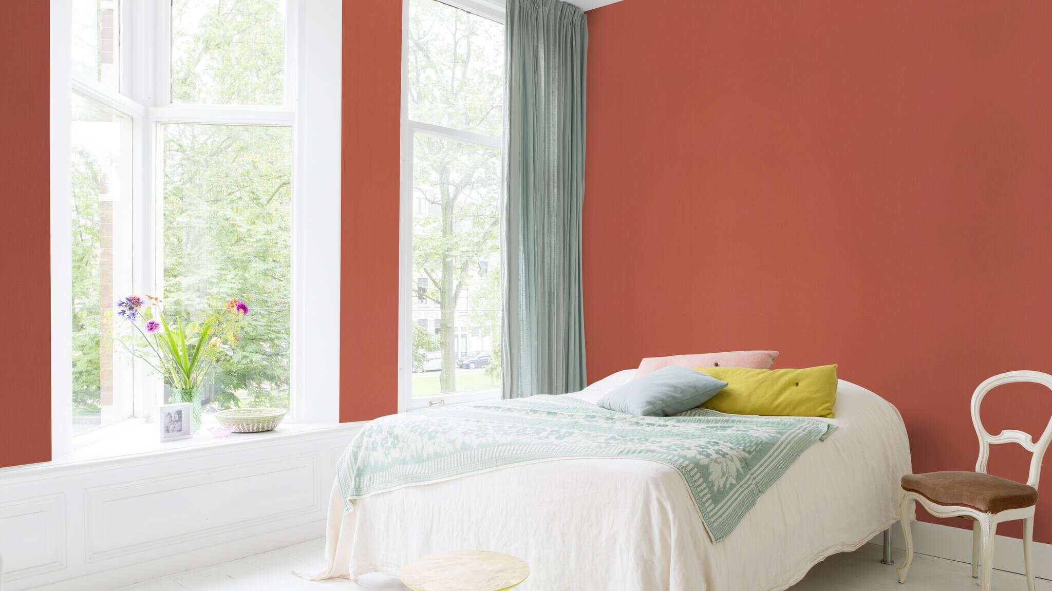 10-423969 Raumsituationen 2 Linen textured non-woven wallpaper in red-brick red Selection 423969