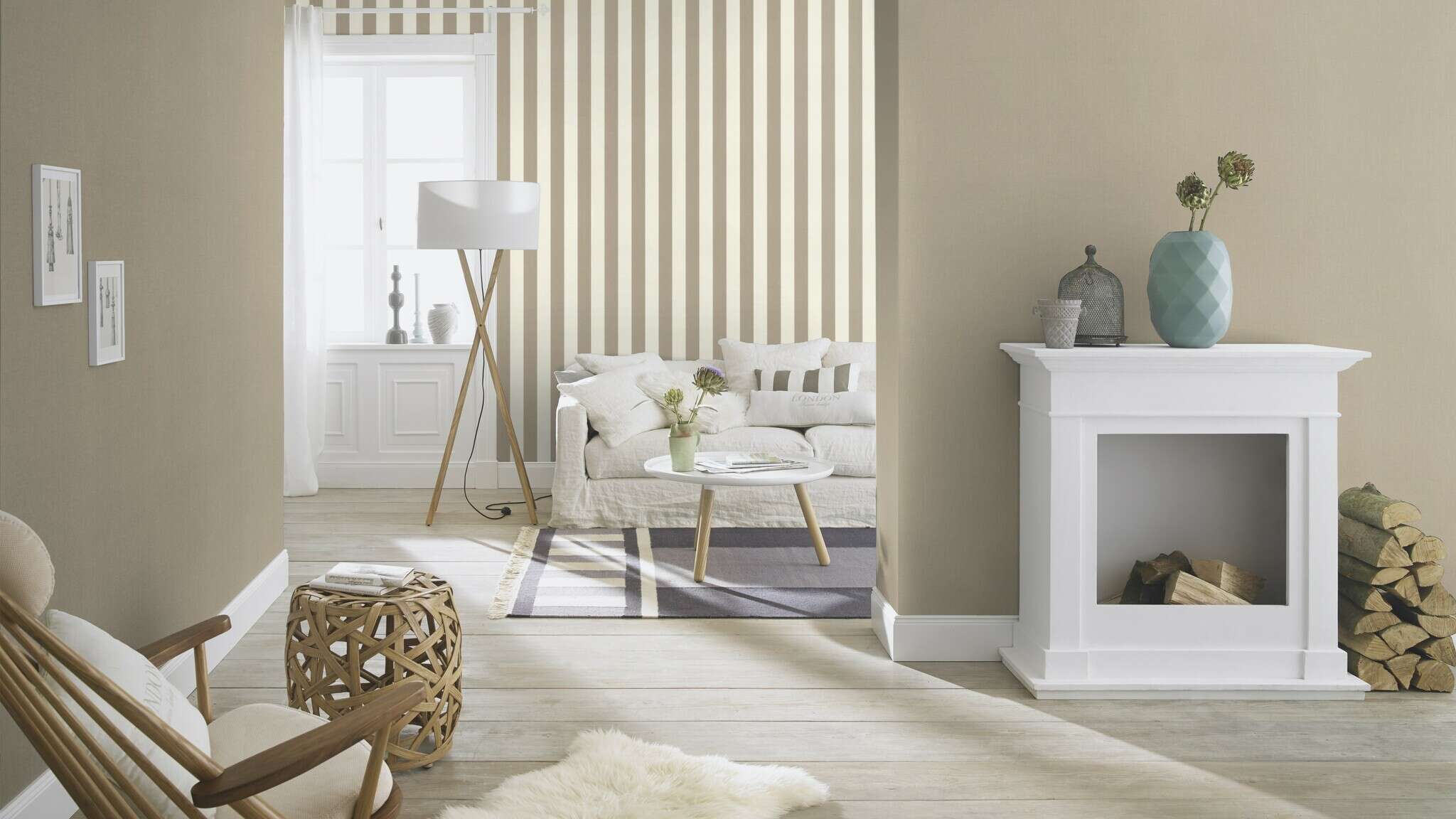 10-542714 Raumsituationen 2 Non-woven wallpaper with stripes in cream 542714
