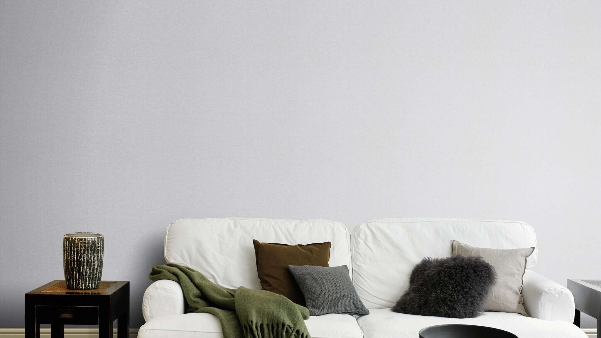 10-252842 Raumsituationen 1 Room with Understated grey wallpaper with a smooth feel