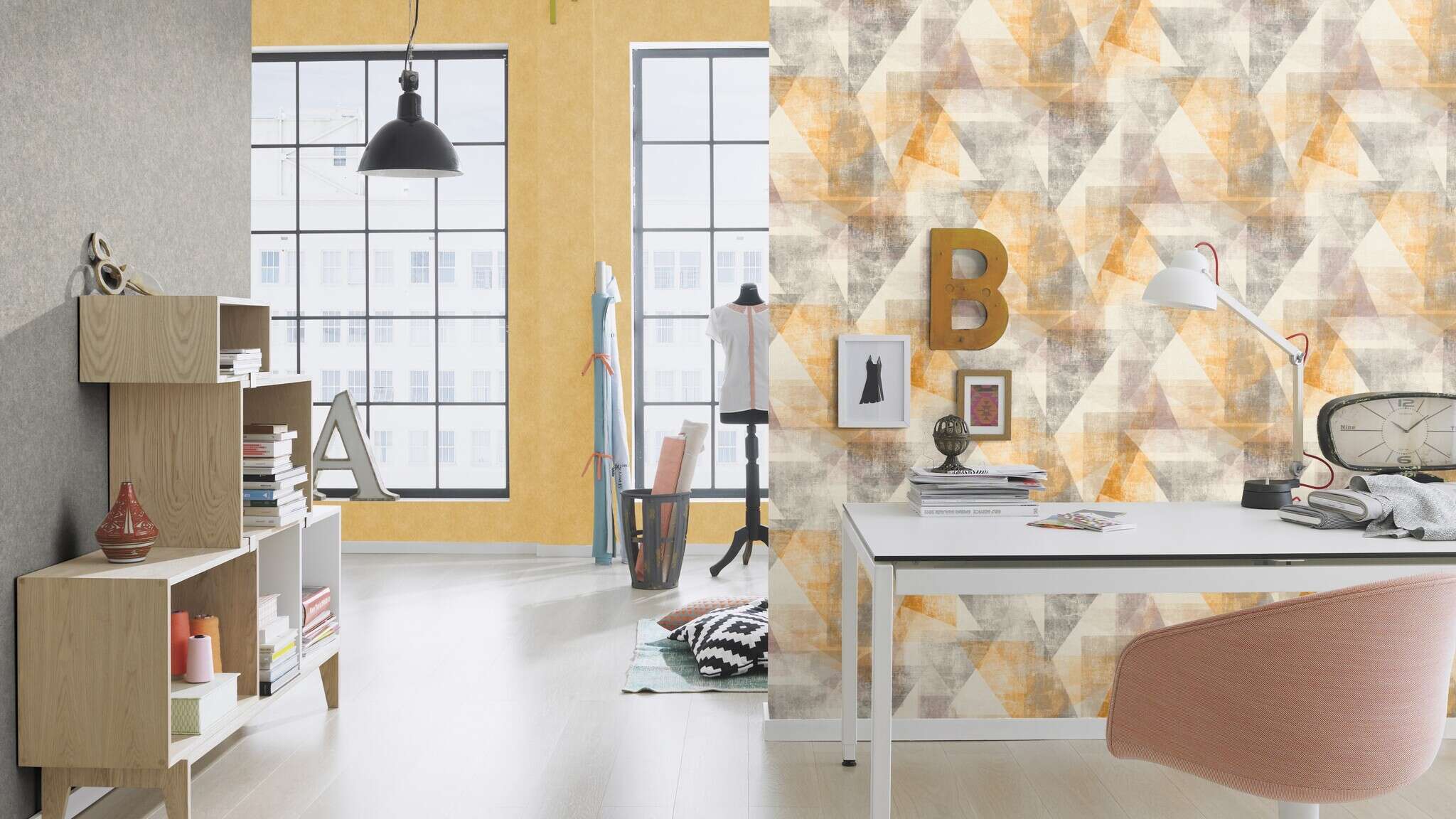 10-617948 Raumsituationen 3 Room with Geometric wallpaper with triangles