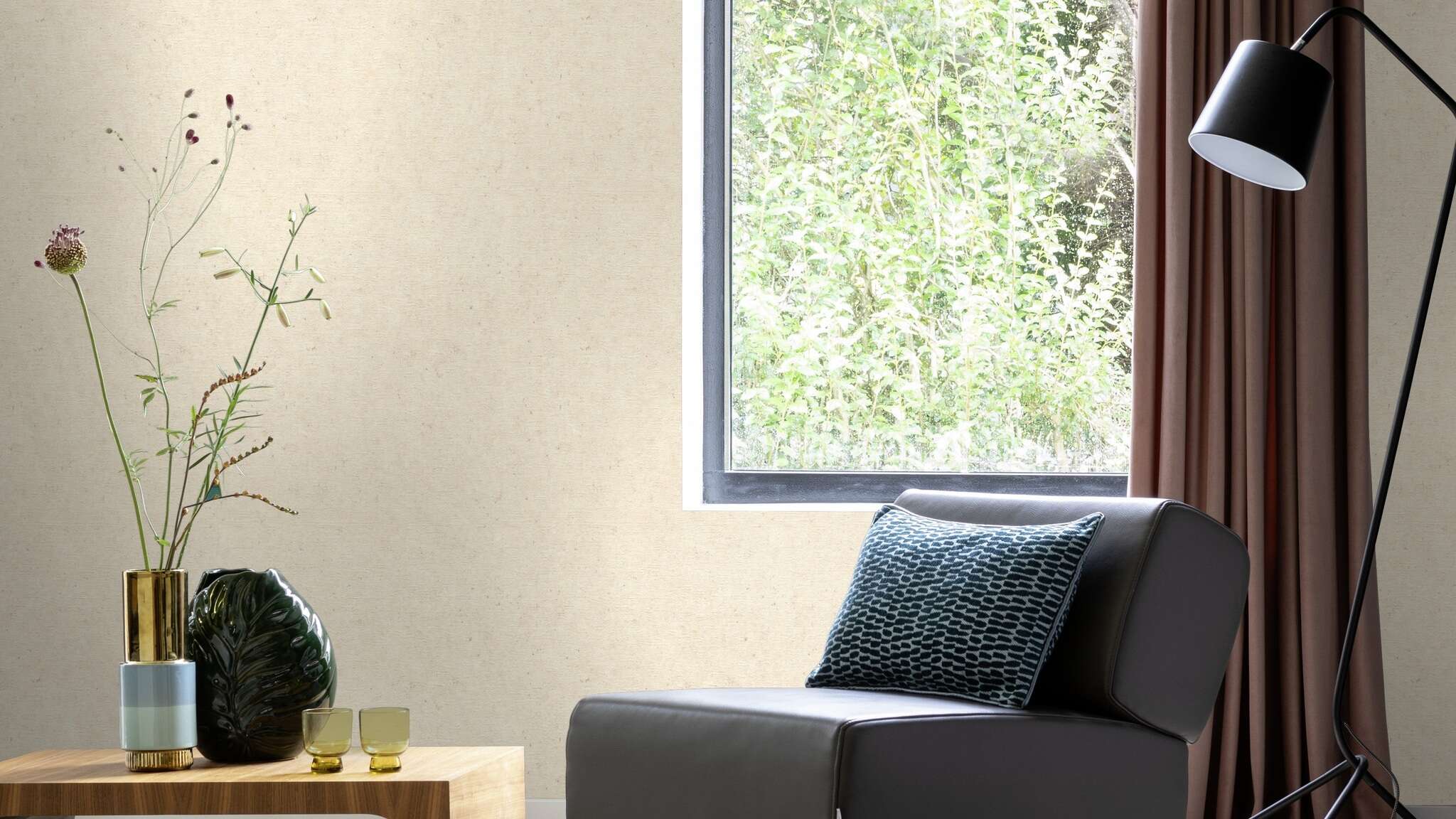 10-520835 Raumsituationen 5 Room with Single-colour wallpaper with concrete look