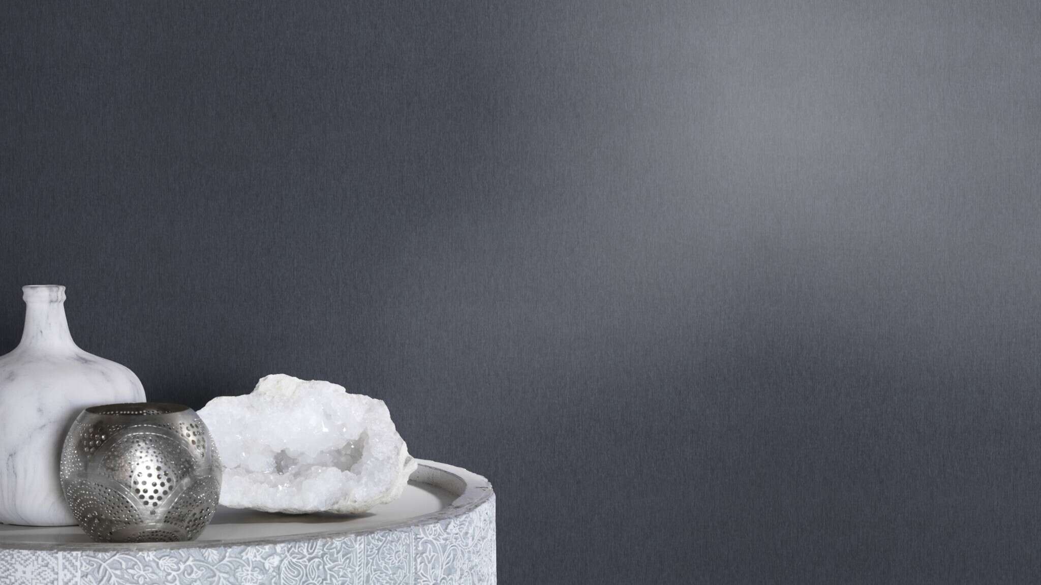 Raum mit Einfarbige Tapete mit Fadenstruktur