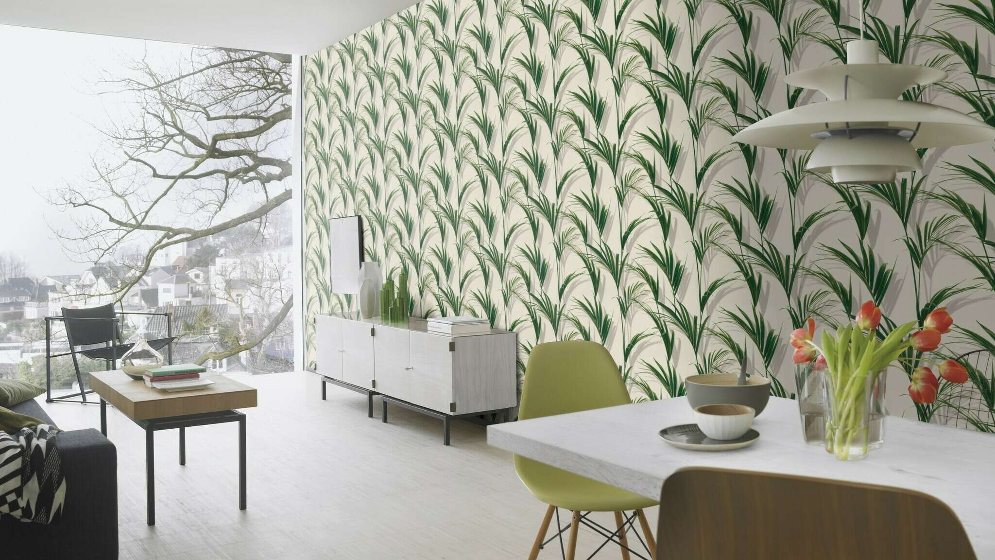 10-465112 Raumsituationen 4 Une chambre avec Grandes feuilles de palmier vert frais sur fond blanc – aspect botanique avec un léger effet 3D.