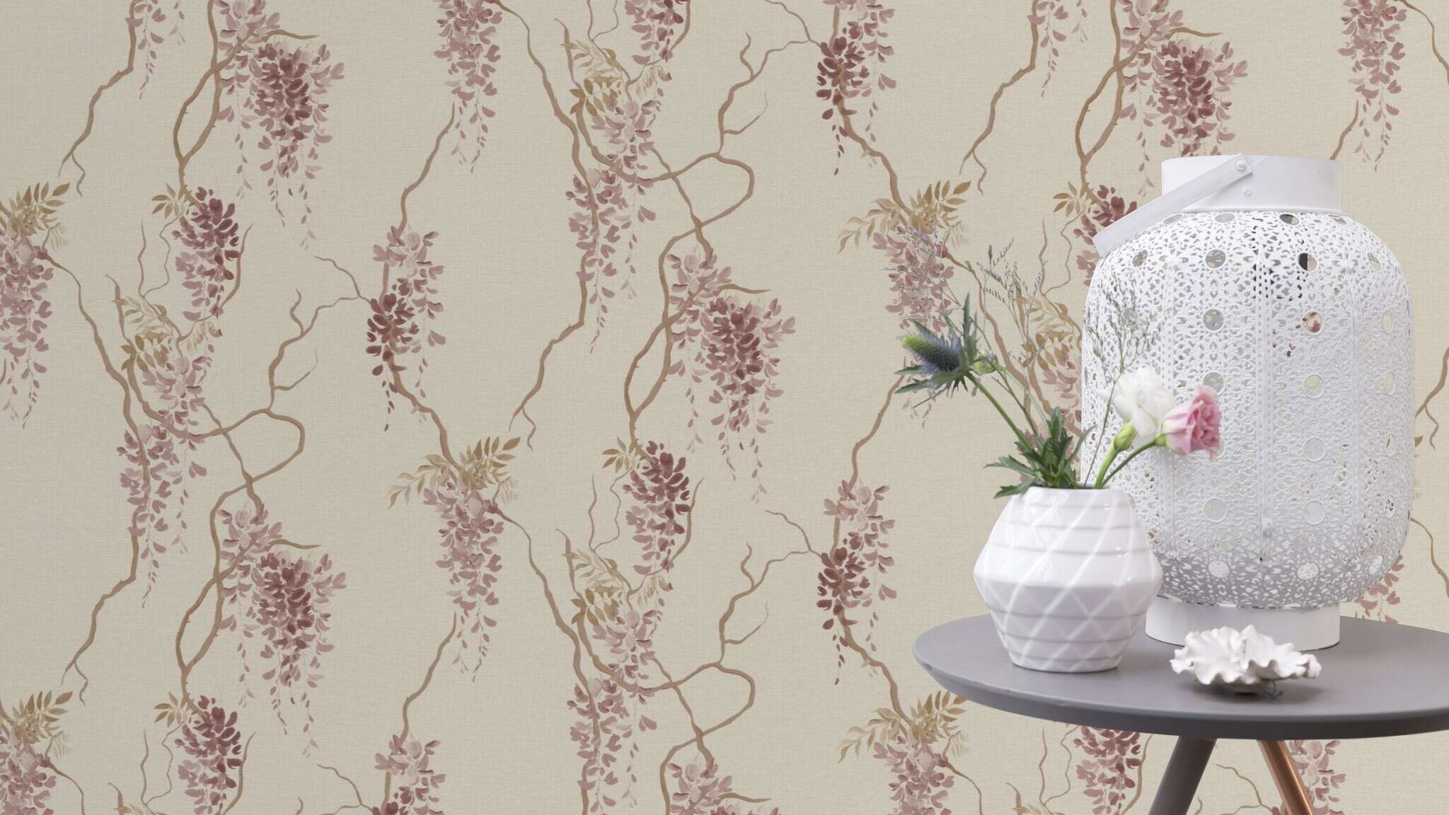 10-412352 Raumsituationen 2 Flower tendrils non-woven wallpaper in pink, ‘In Bloom’ – Matilda 412352