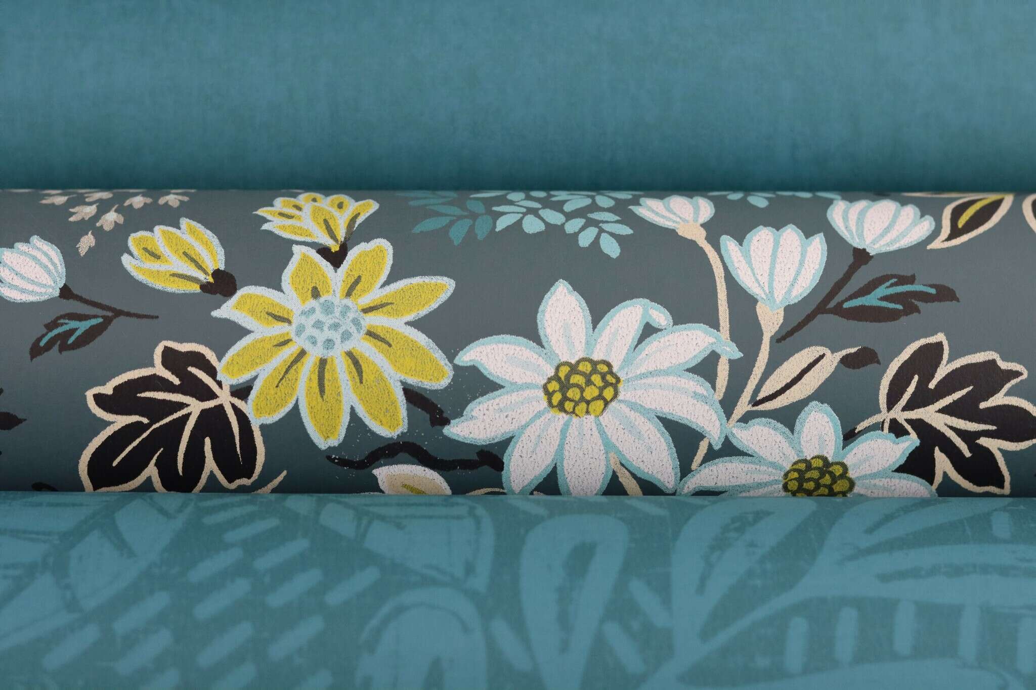 10-553079 Detailaufnahmen 9 Leaves non-woven wallpaper in petrol 553079