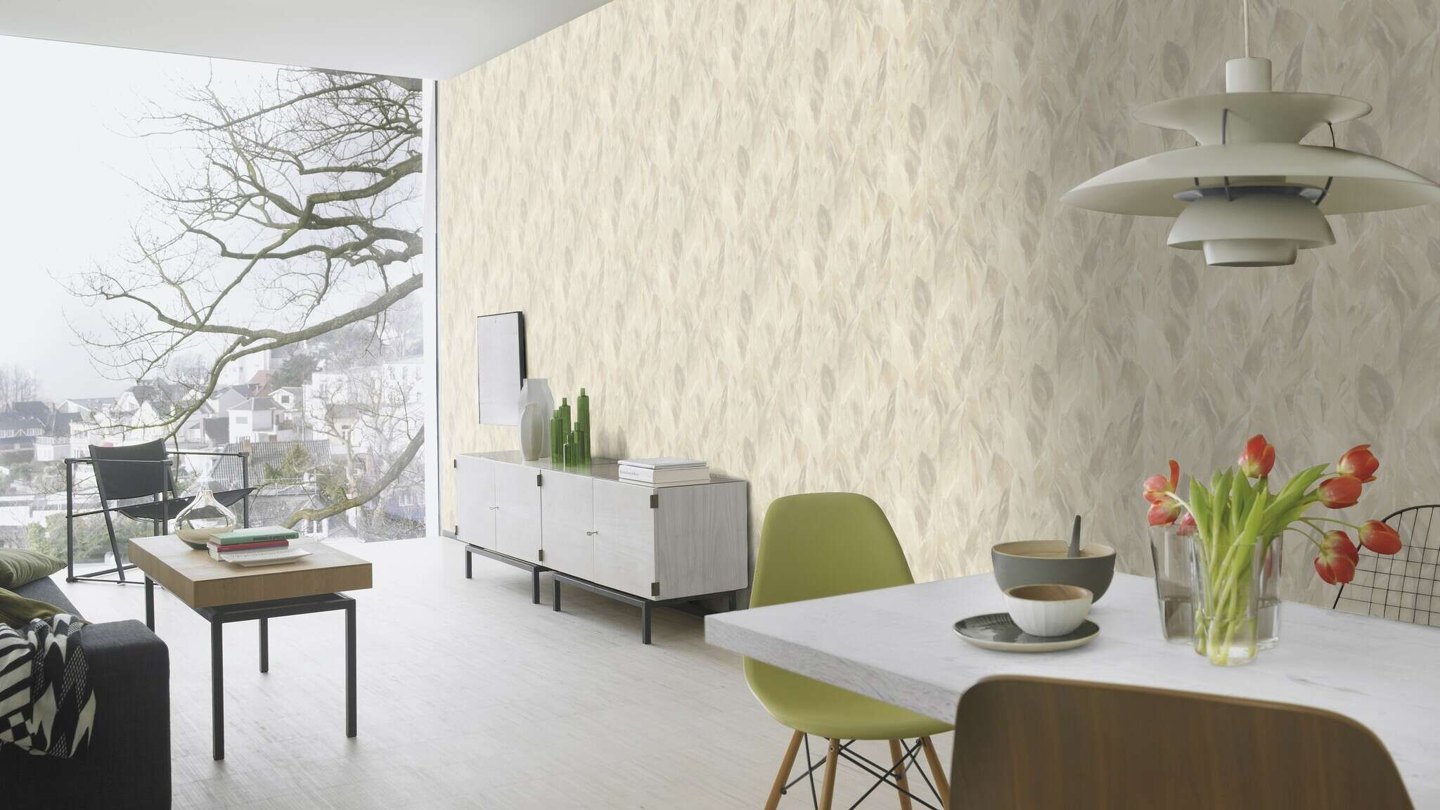 10-537338 Raumsituationen 2 Une chambre avec De grandes feuilles dans différentes nuances de beige et de gris sont réparties uniformément sur le mur