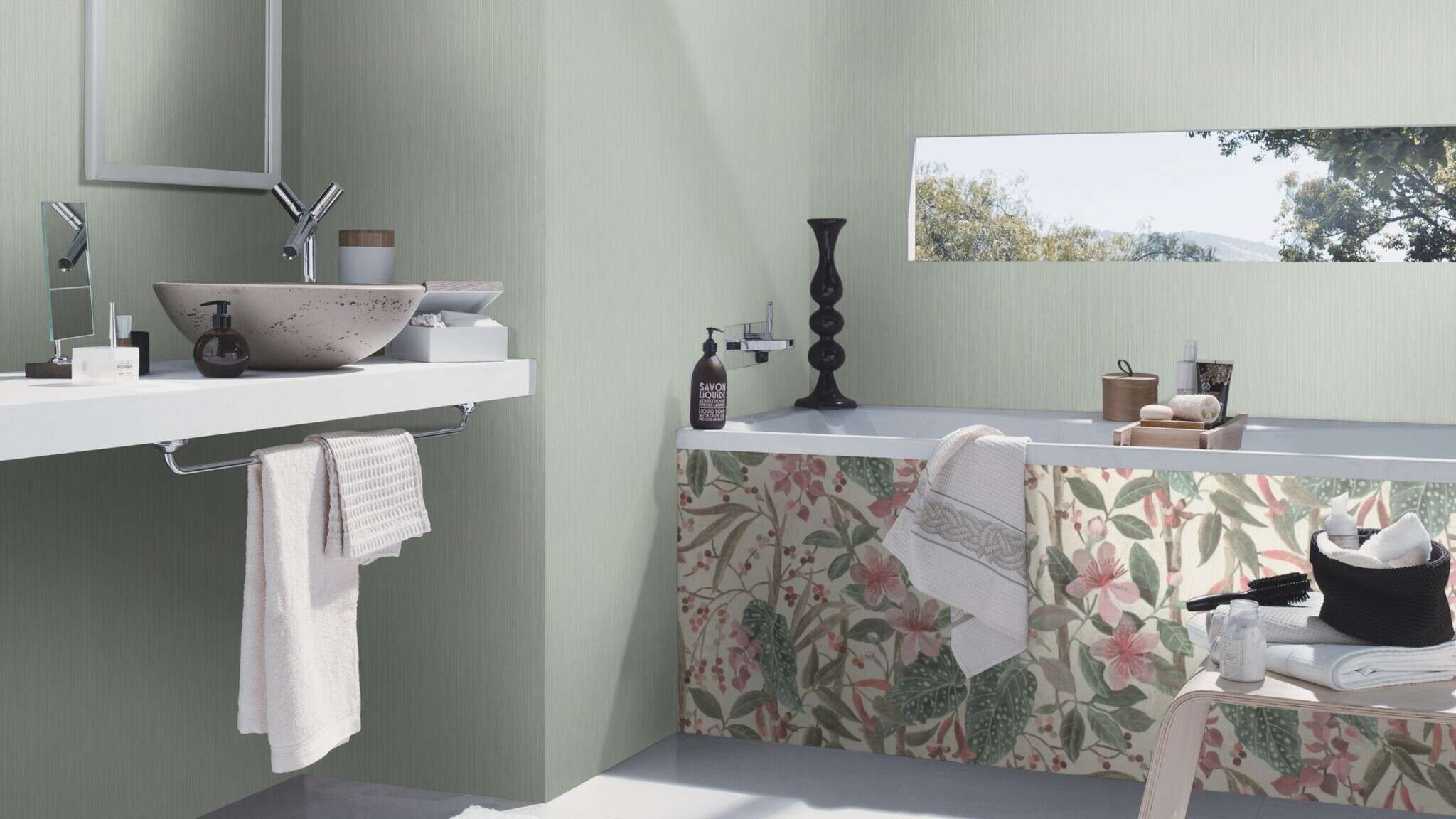 10-538212 Raumsituationen 5 Une chambre avec Papier peint à feuilles avec fleurs et plantes