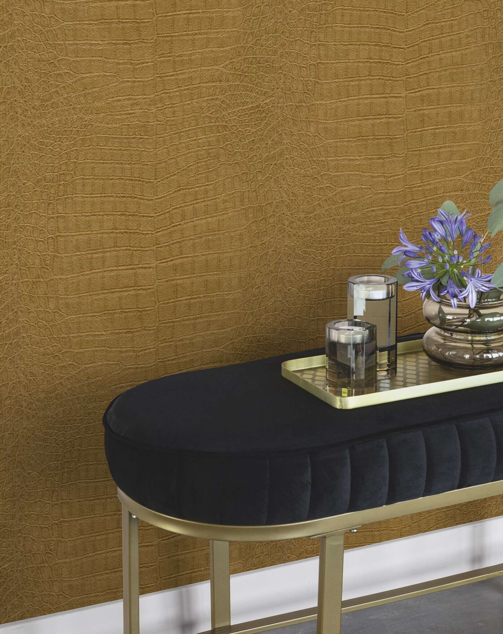 10-751369 Raumsituationen 4 Room with Wallpaper with crocodile leather look and metallic sheen