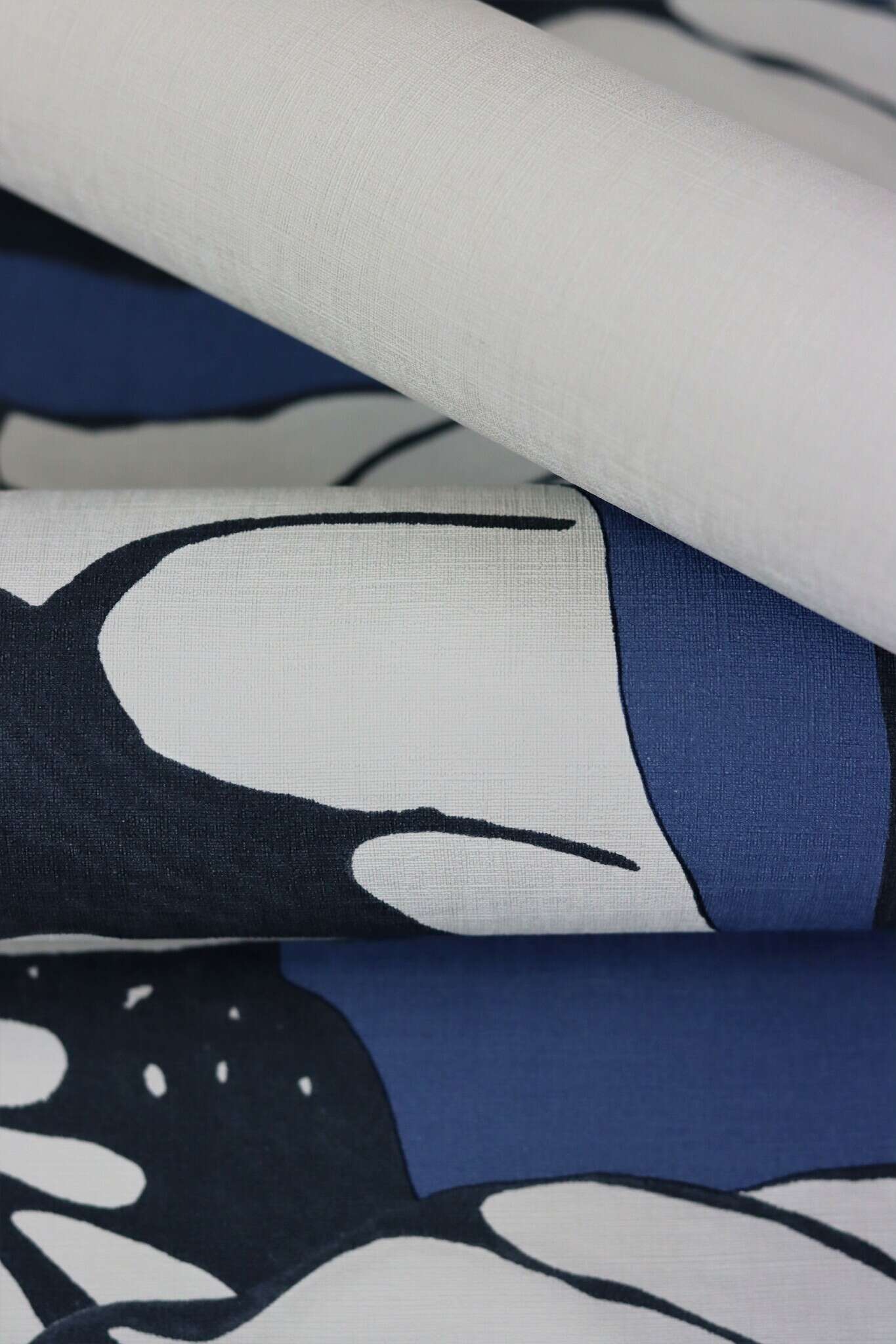 10-539653 Detailaufnahmen 5 Lotus leaves non-woven wallpaper in blue-dark blue Selection 539653