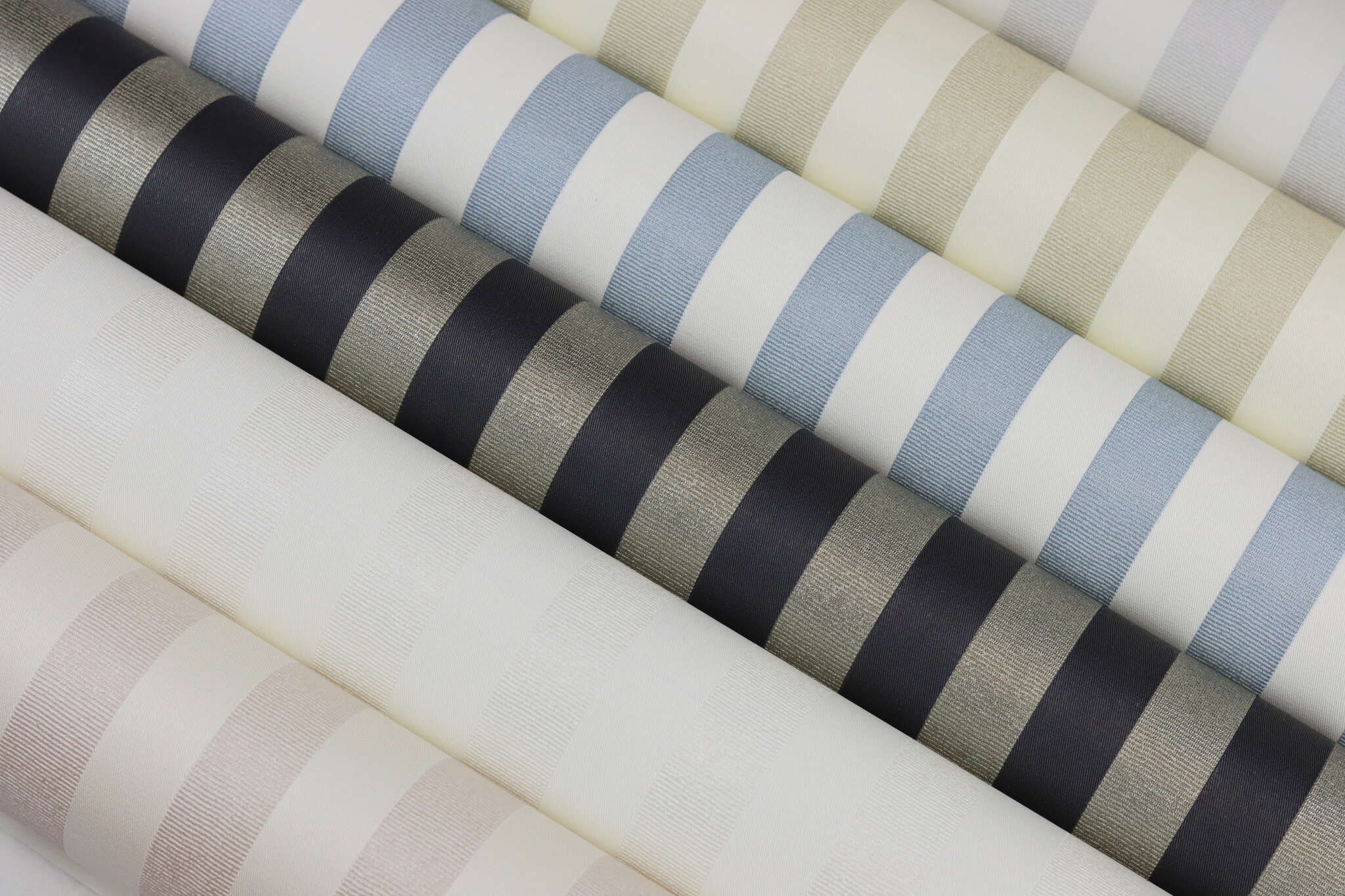 10-515312 Detailaufnahmen 1 Detailed image of Wallpaper with stripes