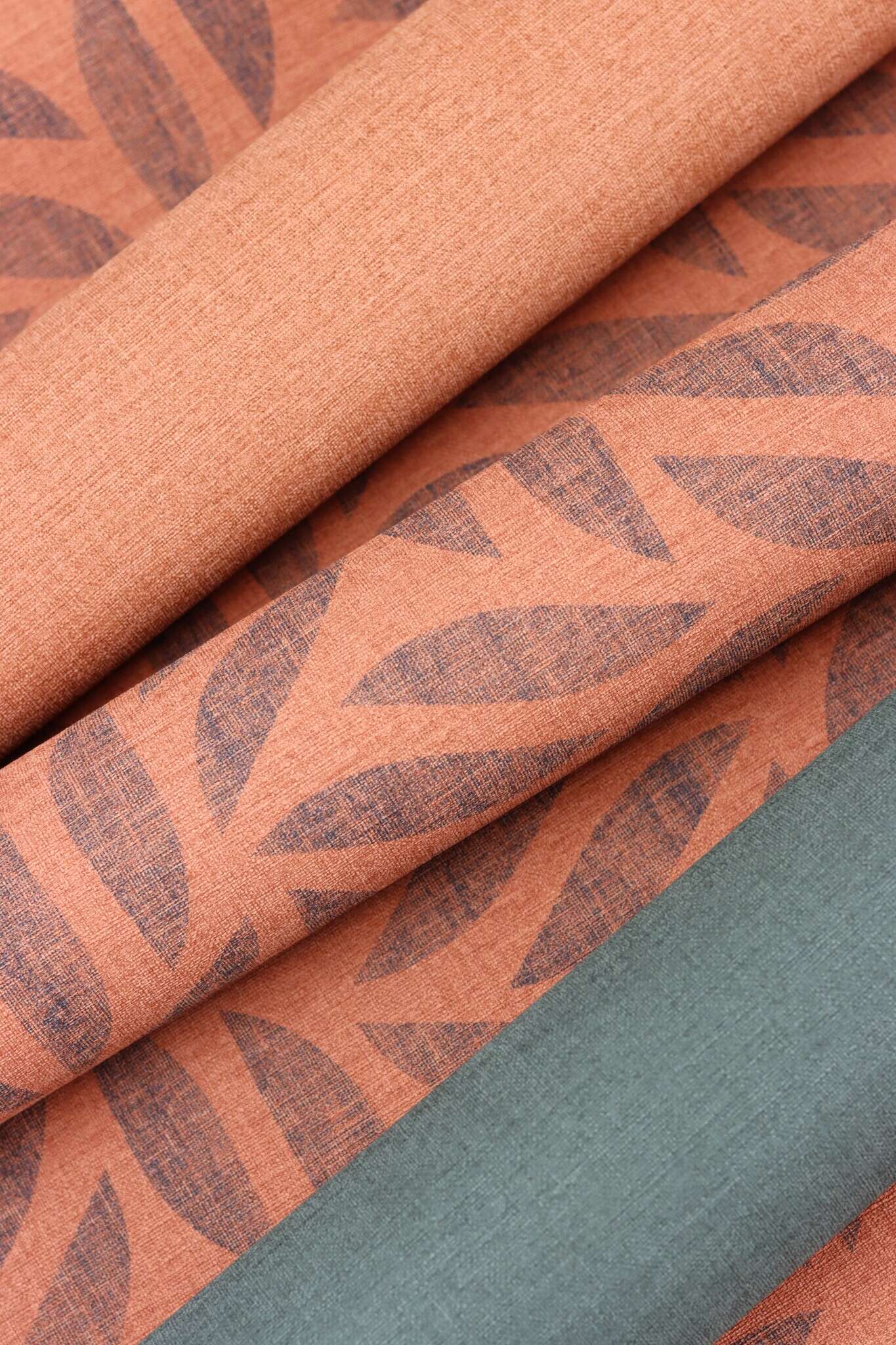 10-704655 Detailaufnahmen 8 Non-woven wallpaper in red-terra Selection 704655