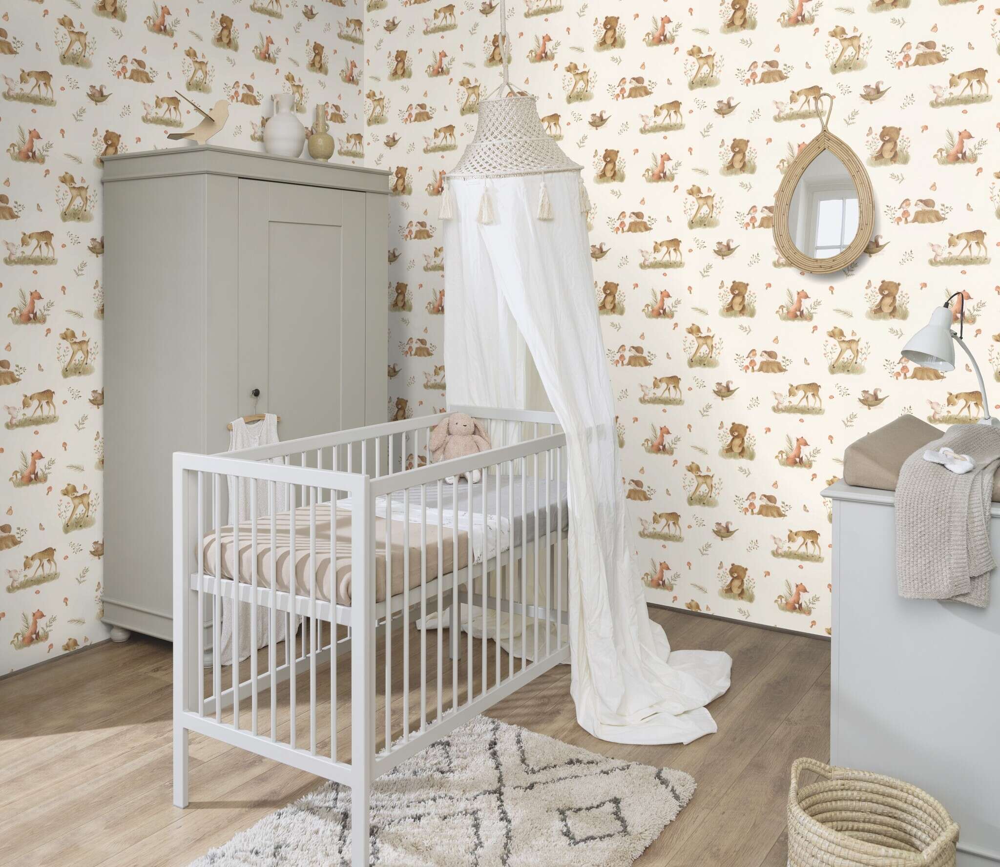 10-321104 Raumsituationen 2 Room with Cute non-woven wallpaper with deer, foxes, bears and other forest creatures in a soft watercolour look