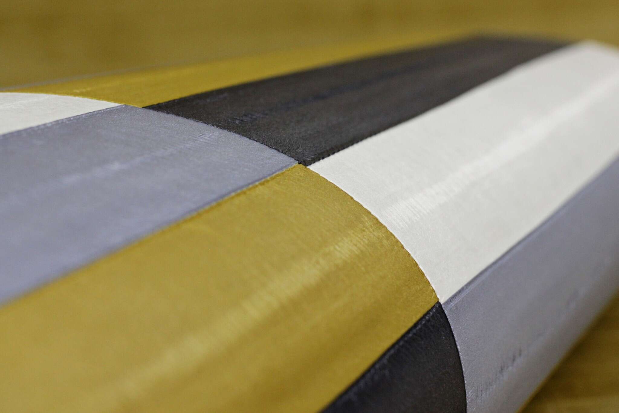 10-418729 Detailaufnahmen 5 Leather-look non-woven wallpaper in yellow-ochre Selection 418729