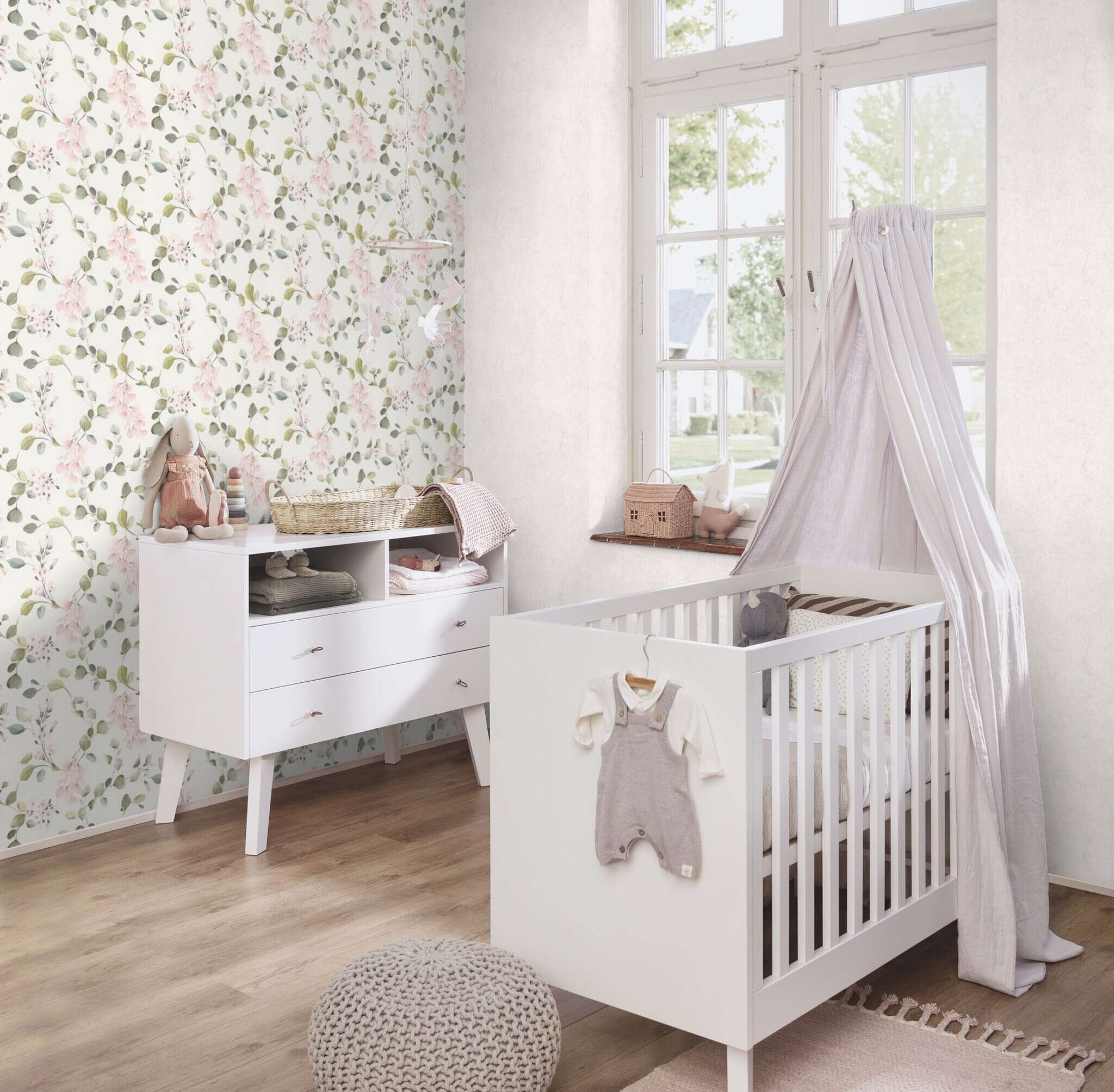 10-285659 Raumsituationen 3 Room with Wallpaper with a subtle texture and fine grain in warm cream white – ideal as a base design
