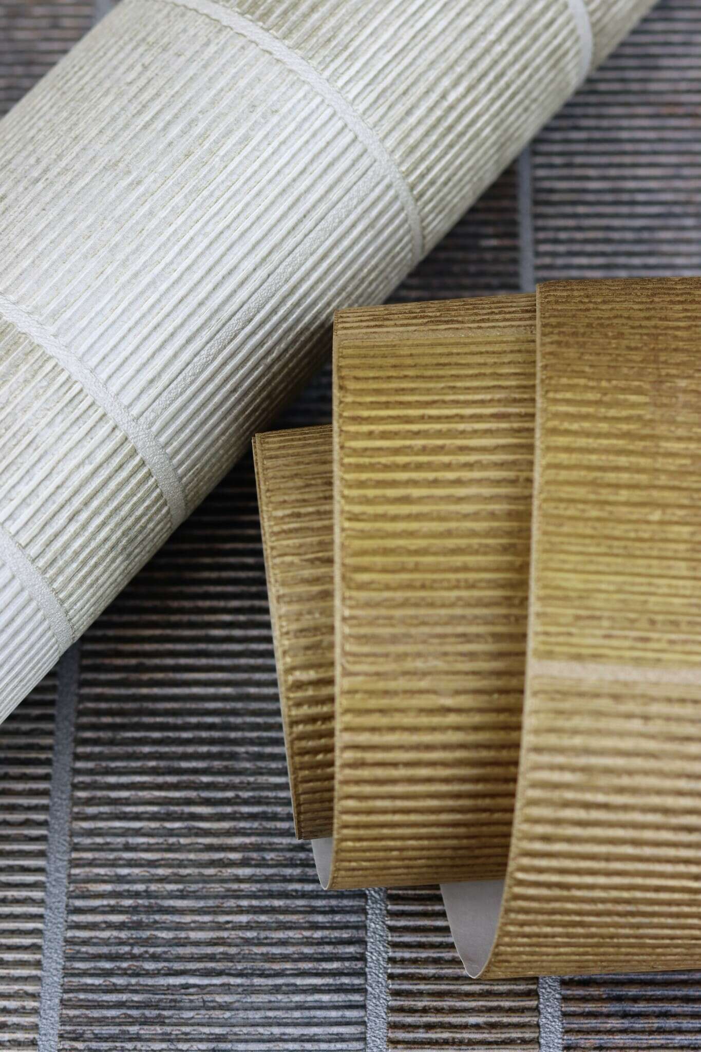 10-428216 Detailaufnahmen 22 Vliestapete in Grau-grau gold Selection 428216