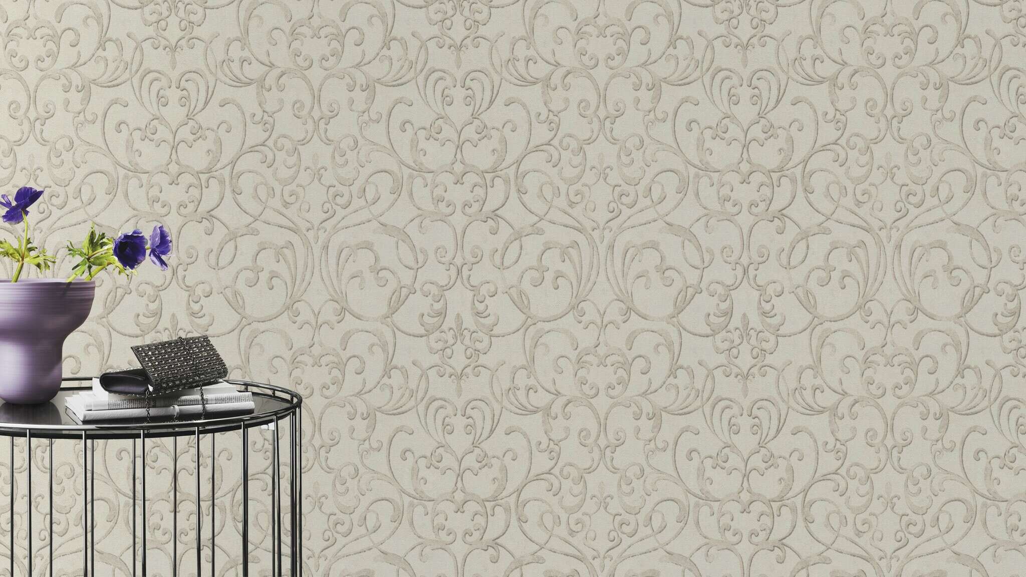 10-651607 Raumsituationen 3 Non-woven wallpaper in white-cream white Selection 651607