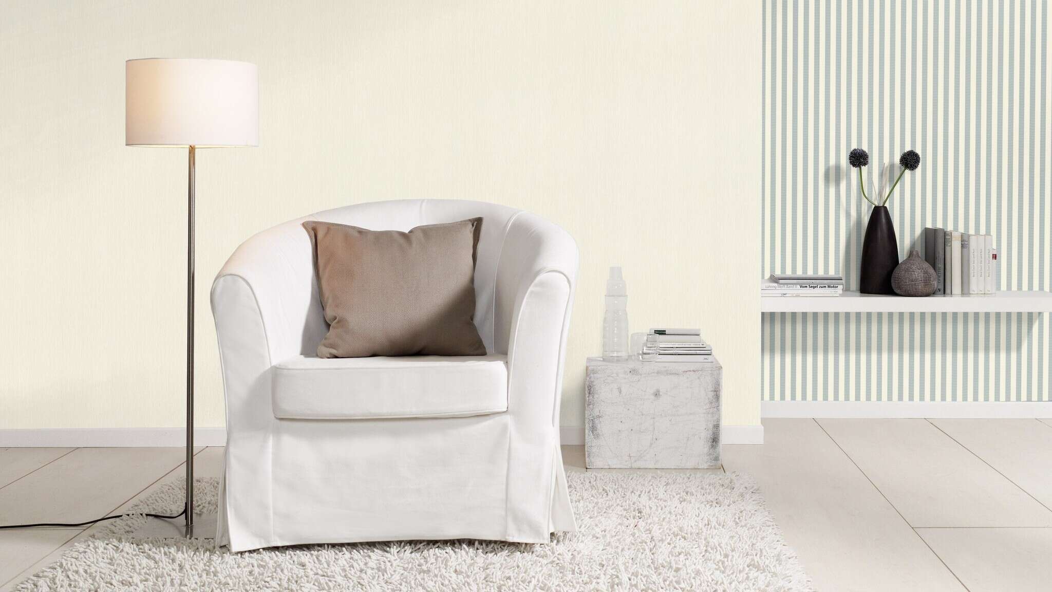 10-570328 Raumsituationen 4 Room with Striped wallpaper with a fabric-like texture