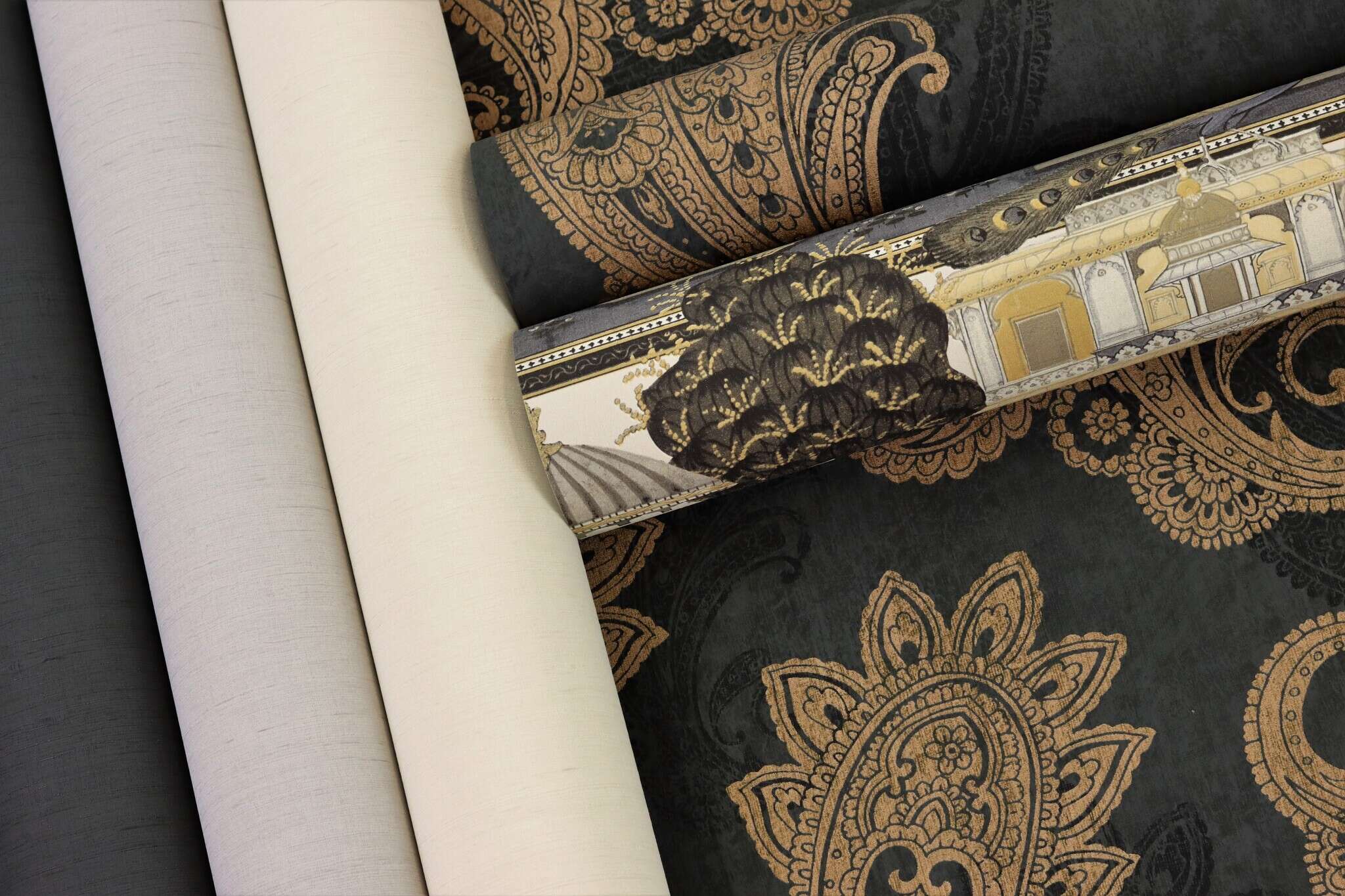 10-746020 Detailaufnahmen 2 Detailed image of Single-colour wallpaper with a textile texture