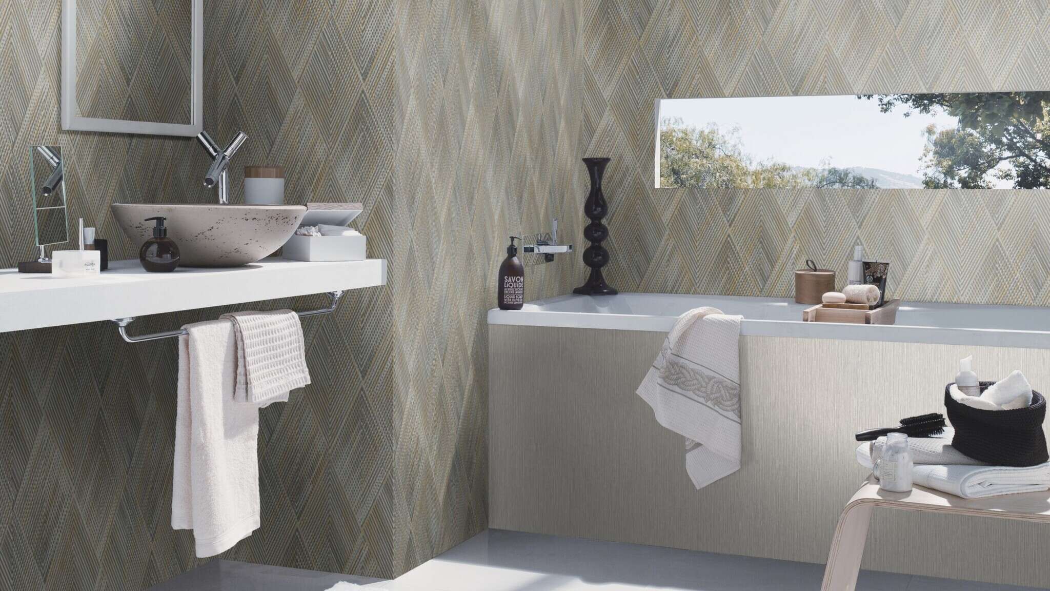 10-844153 Raumsituationen 3 Room with Wallpaper with zigzag diamonds and diagonal lines